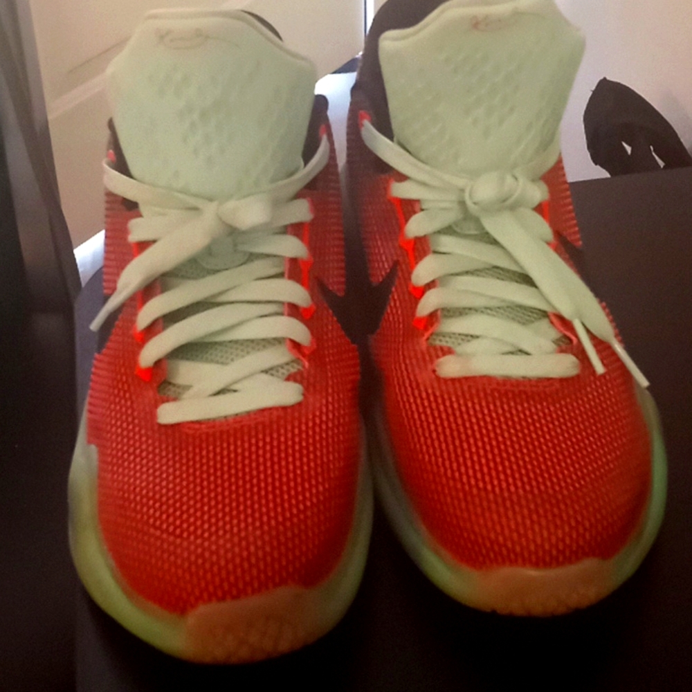 Kobe 10 Easter